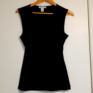 Black scoop kneck / sleeveless top